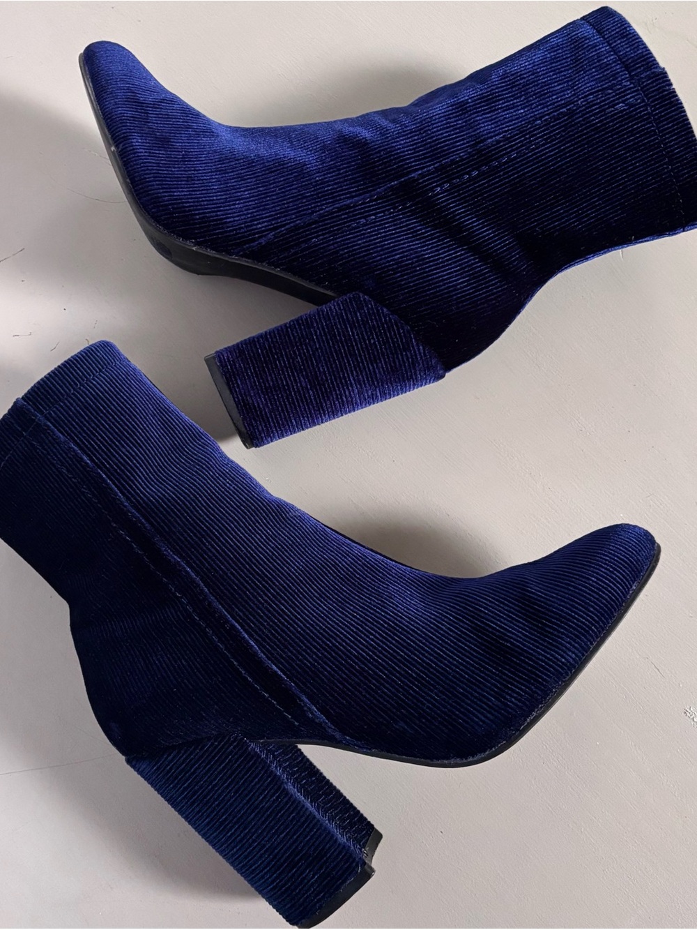 FOREVER 21 Velvet Corduroy Chunky Block Heel Ankle Booties